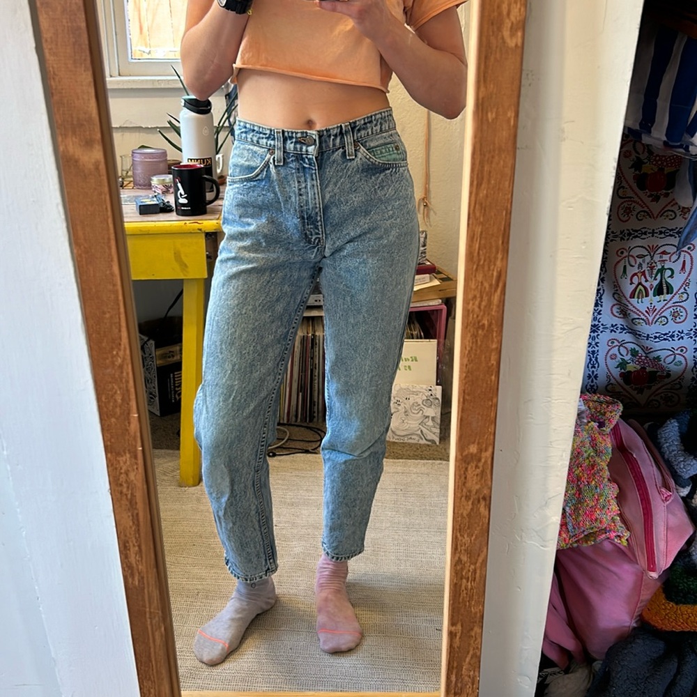 Classic high-waisted Levi jeans